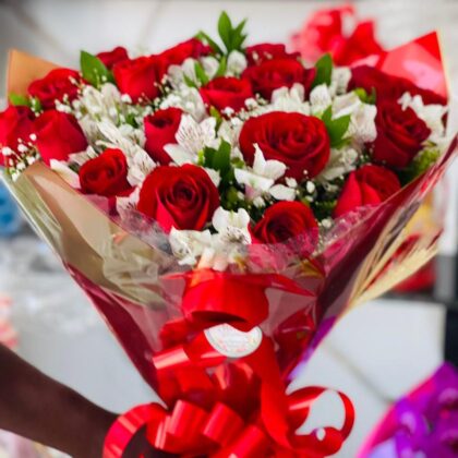 Buquê 24 Rosas Vermelhas