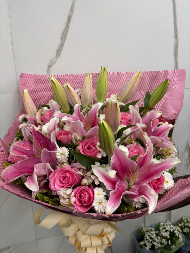 Buquê de Lírios com Rosas
