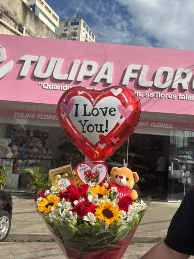 Buquê Rosas e Girassóis Completo