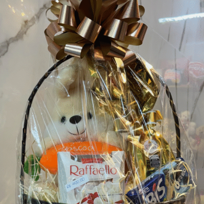 Cesta de Páscoa Ovo Ferrero Rocher, Rafaello e Bis